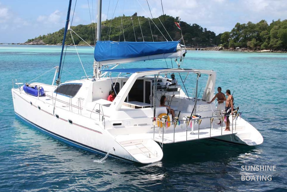 sunshine-boating-47-leopard-anchored